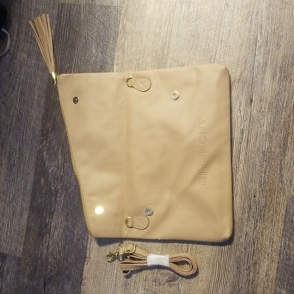 GIVENCHY Crossbody Tan New NWT Tassel Monogram Adjustable Strap Magnet/Zipper - Picture 13 of 17